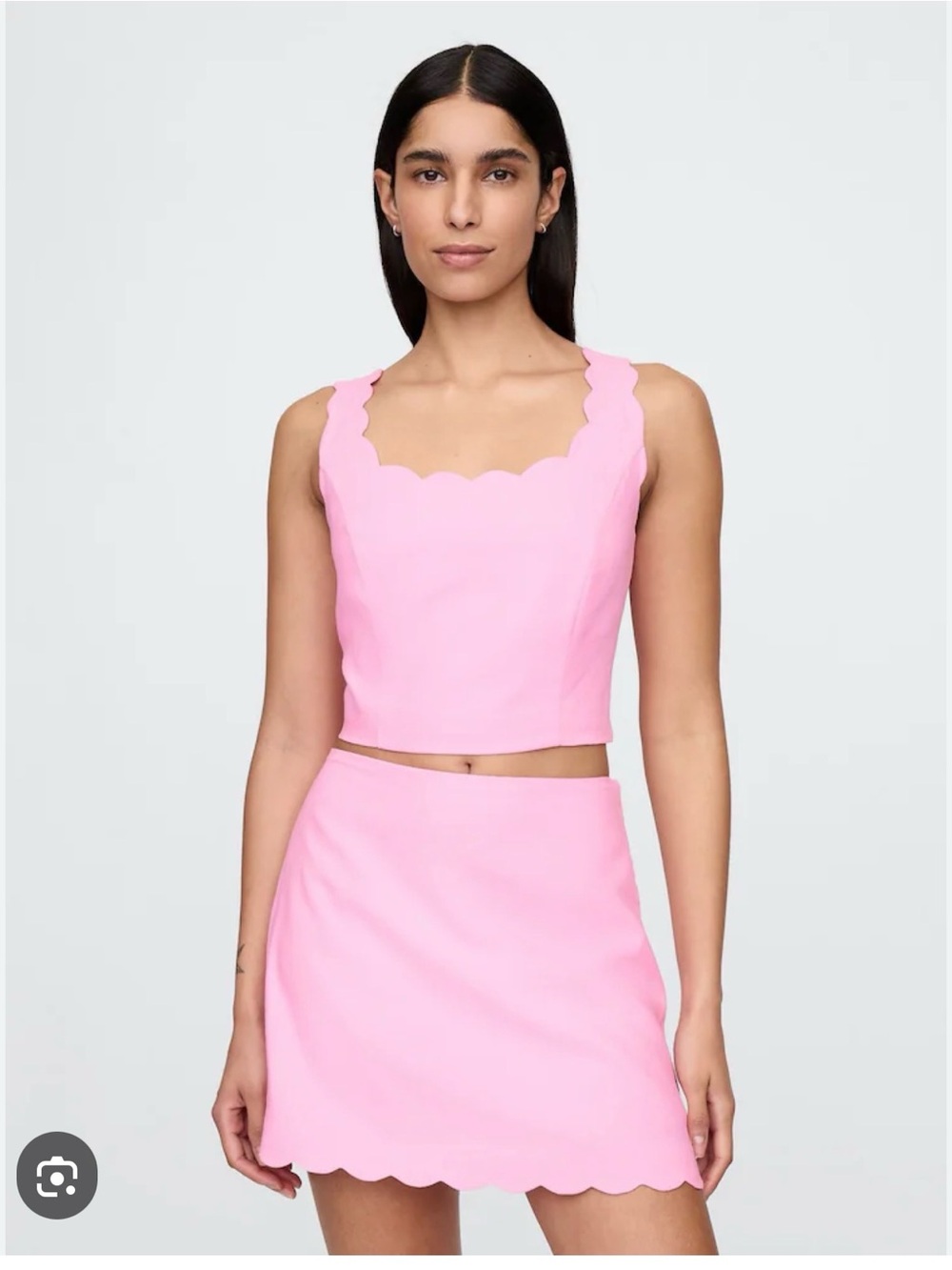 GAP Pink Scallop-Edge Crop Tank